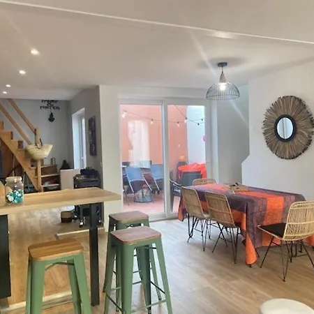 Hébergement de vacances Belle Maison De Vacances Avec Patio - Pour 6 Pers - A Deux Pas De La Grande Plage Et Du Centre *