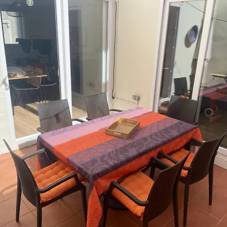 Belle Maison De Vacances Avec Patio - Pour 6 Pers - A Deux Pas De La Grande Plage Et Du Centre Hébergement de vacances Les Sables-dʼOlonne